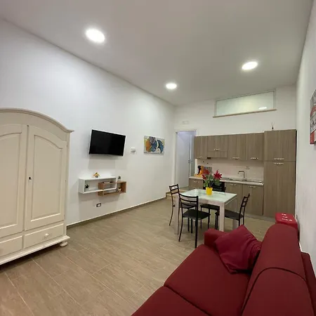 Semesterbostad Casa Letizia A 2 Passi Dal Centro